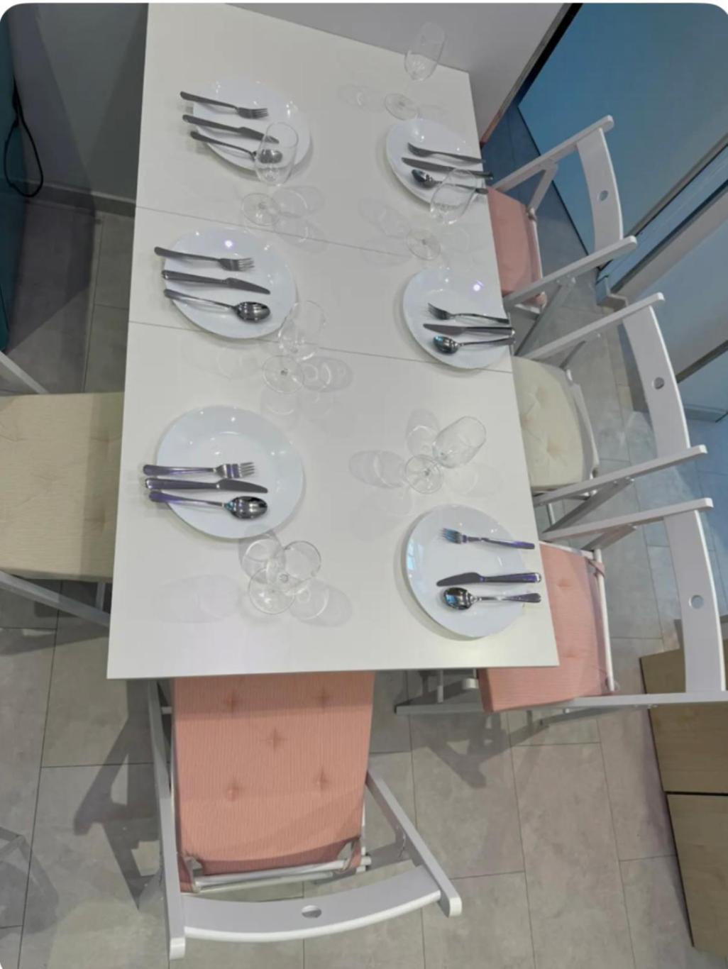 Brandneues Mit 3 Schlafzimmern *